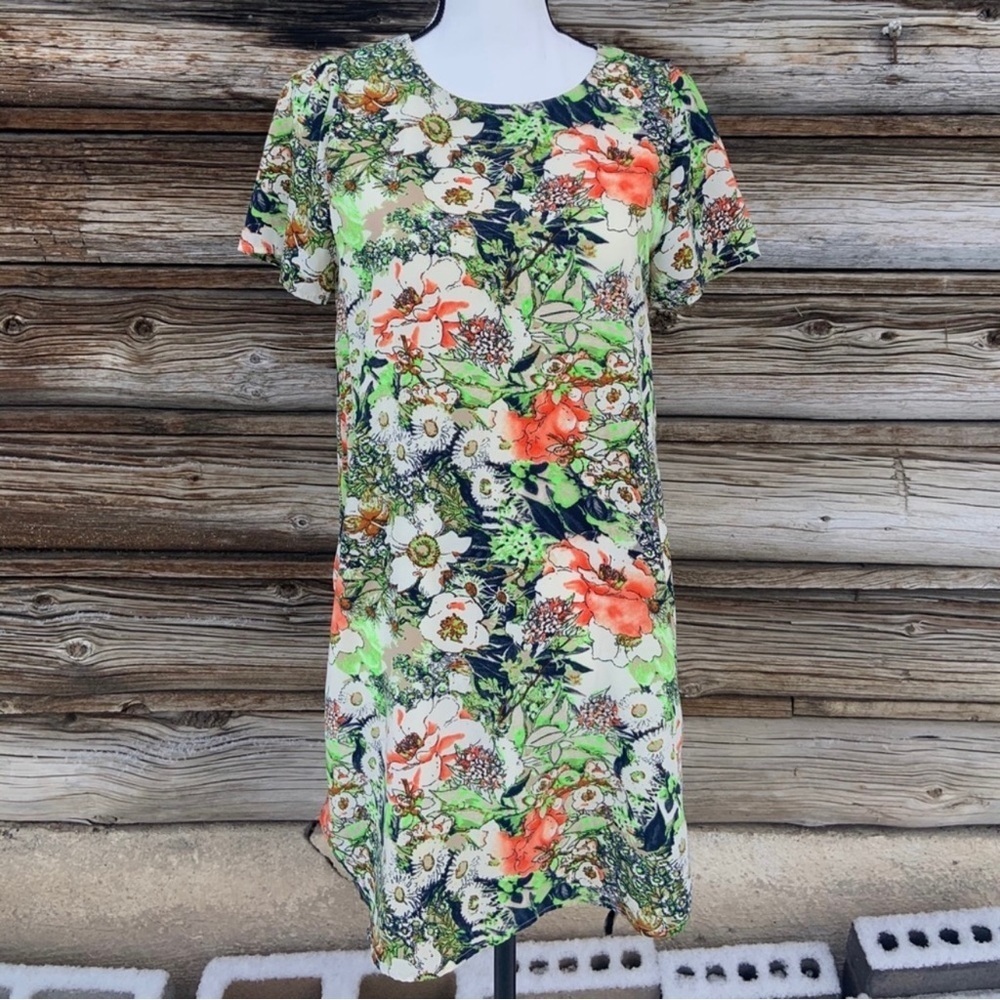 EVERLY ~ Gorgeous Floral Print Shift Dress ~ Size Small